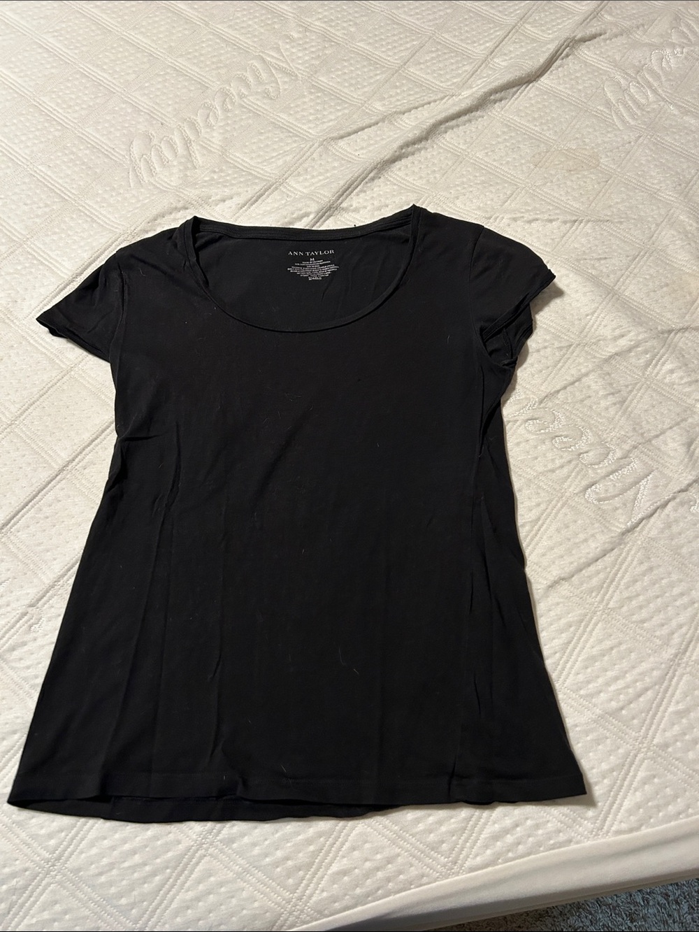 Ann Taylor Scoop Neck Tee - M